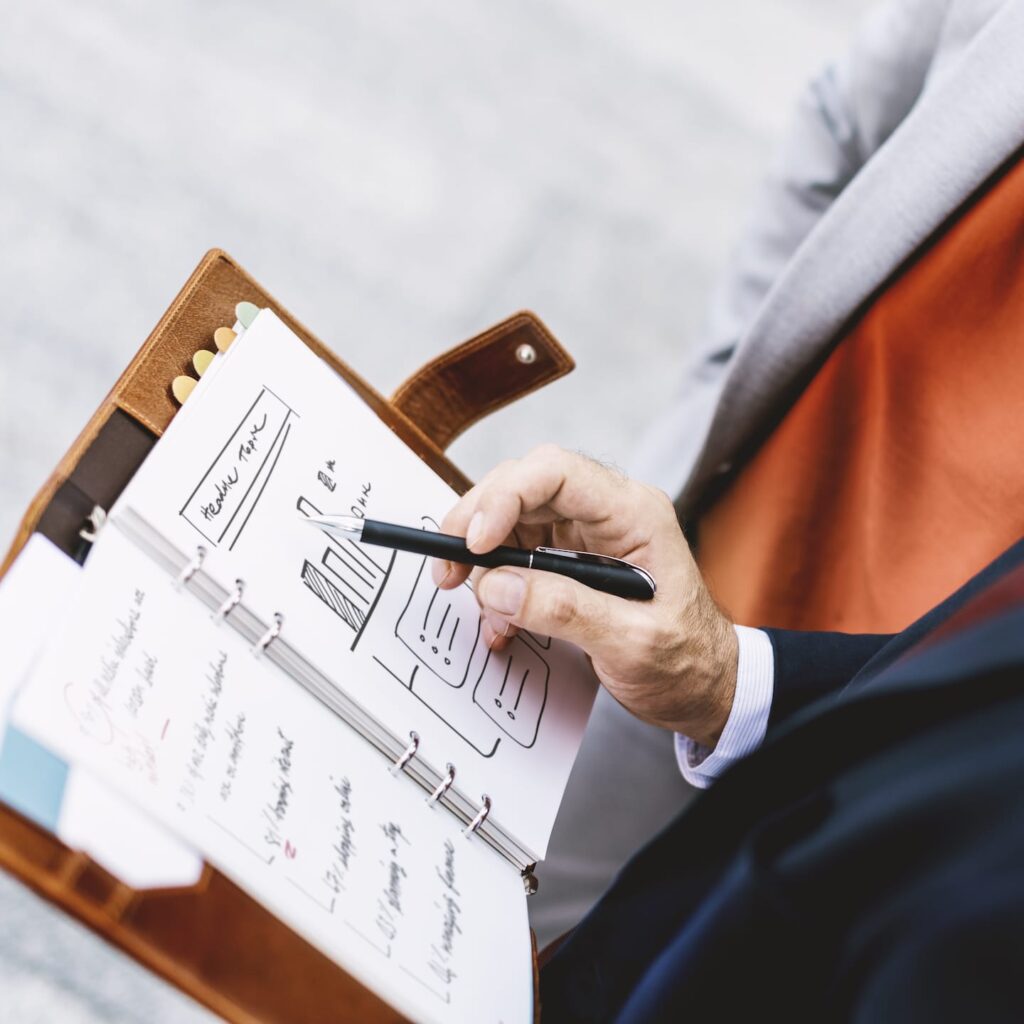 Business People Discussion Planning Growth PQHBKDT 1024x1024